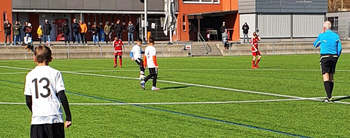 FC Stäfa Junioren Dd unterliegen FC Küsnacht Db knapp mit 7:5