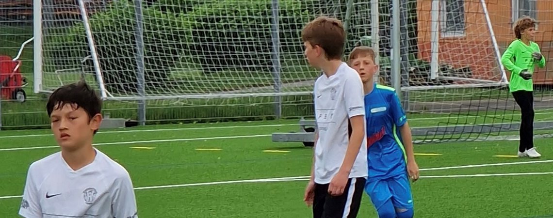 FC Stäfa Junioren Dd auch gegen Hinwil Da mit 4:2 siegreich