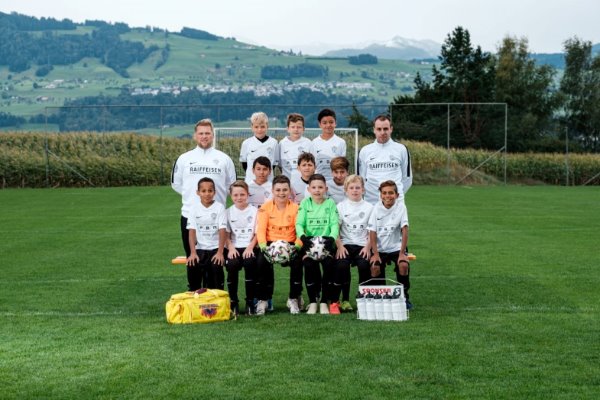 Junioren Dd erreichen mit einem Sieg gegen die Db-Junioren des FC Volketswil die Tabellenführung!