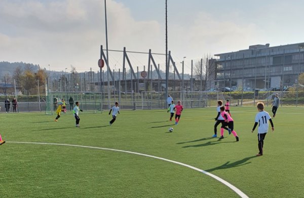 FC Stäfa Eb gewinnt torreiches Spiel 8:11 gegen Winikon