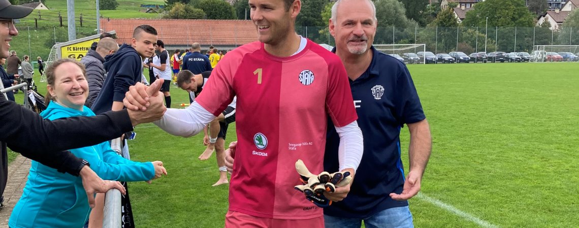 In Adetswil spielt Stäfa gegen Hinwil nur 1 : 1, obwohl sie 22 ! Eckbälle treten konnten.