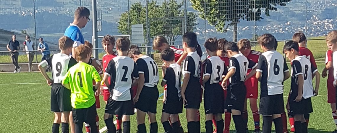 Junioren Ea siegen klar 7:0 gegen Küsnacht a